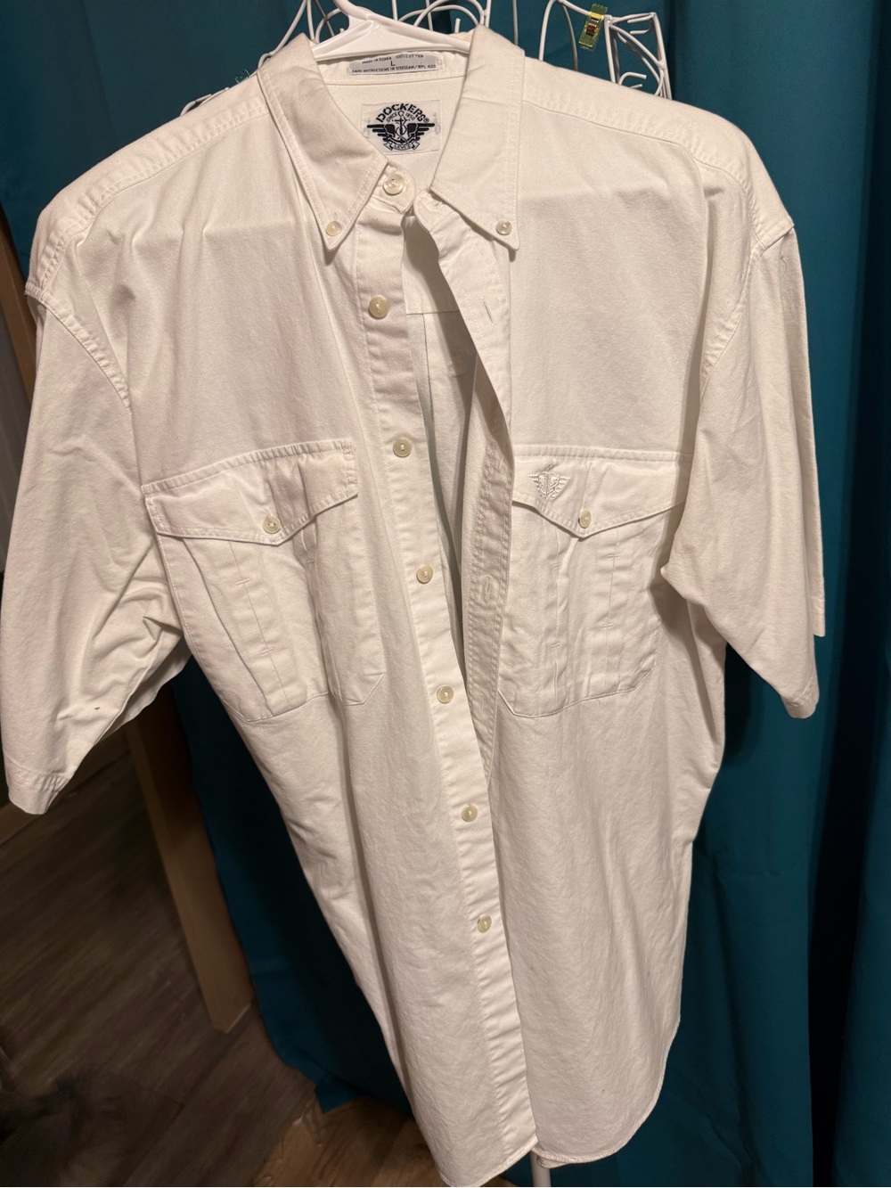 Levi's White Short-Sleeve Button-Down Shirt